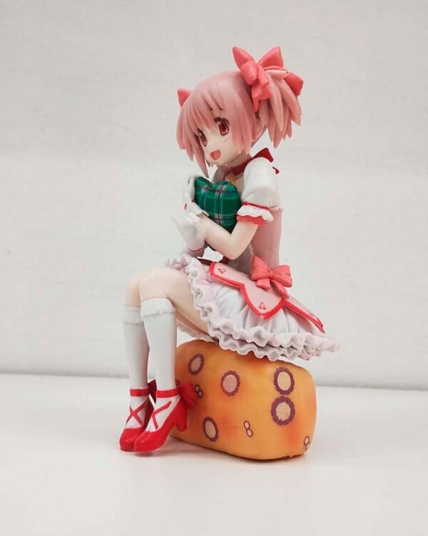 Madoka Magica, Madoka sentada - 3 Figura Madoka Magica, Madoka
