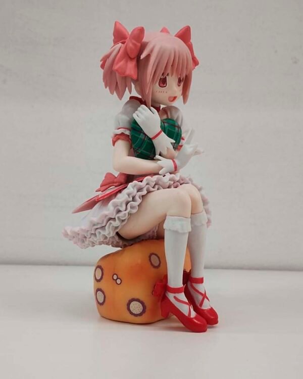 Madoka Magica, Madoka sentada - 4 Figura Madoka Magica, Madoka